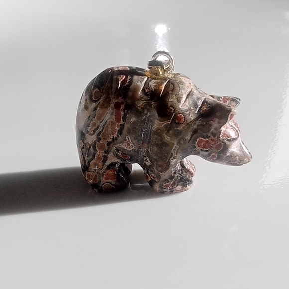 Leopard Jasper carved Bear with silver plated bale - Picture 6 of 9